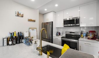 5560 LANGSTON Blvd 63-E, Arlington, VA 22207