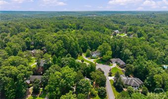 372 Woodhaven Dr, Athens, GA 30606
