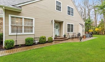 34 Eagle Cir 34, Bohemia, NY 11716