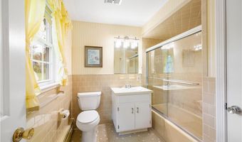 1 Edelweiss Ave, Lincoln, RI 02865