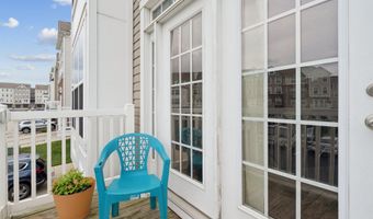 42227 CANARY GRASS Sq, Aldie, VA 20105