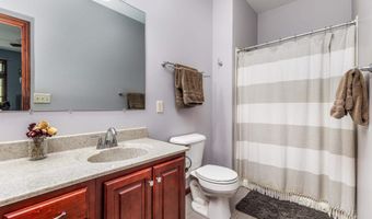 3302 Brook Holw, Asbury, IA 52002