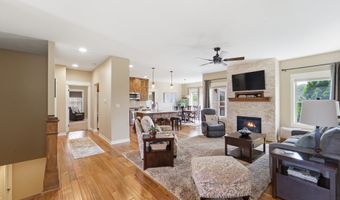 1402 S 7th St, Adel, IA 50003