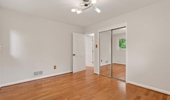5701 RADNOR Ct, Bethesda, MD 20817