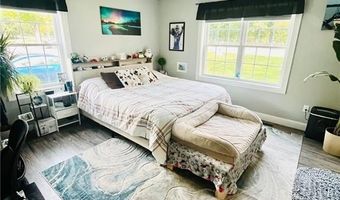 215 Metacom Ave, Bristol, RI 02809