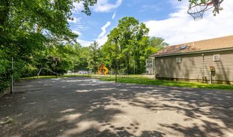 8 Rose Ln 18-10, Danbury, CT 06811