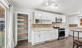 1719 S PERKINS St, Appleton, WI 54914