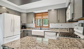 530 West Rd, Barnard, VT 05031