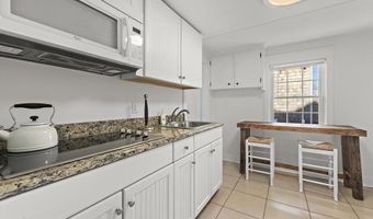 112 8TH St E, Beach Haven, NJ 08008