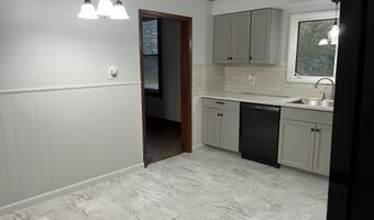 55 Sloane Ave, Amsterdam, NY 12010