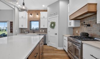 5895 Menza Dr, Auburn, IN 46706