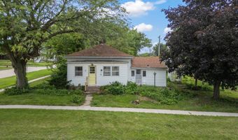 311 E 4th St, Riverside, IA 52327
