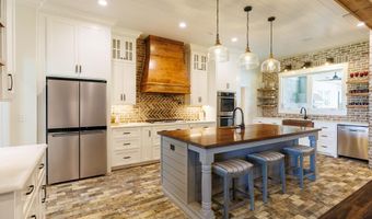 173 Circlestone Dr, Adel, GA 31620