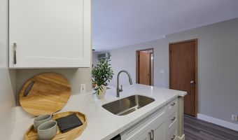 56 Kunihi Ln 323, Kahului, HI 96732