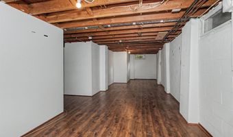 307 Dotson Dr, Ames, IA 50014