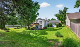 100 Holly Green Dr, Ballwin, MO 63021