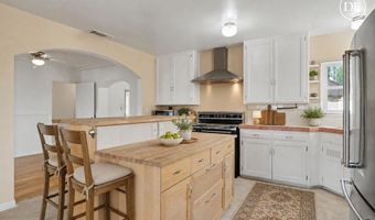 950 S Grade Rd, Alpine, CA 91901