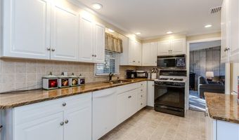 17 Woodview Dr, Cranston, RI 02920