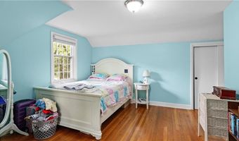 689 Middle Rd, East Greenwich, RI 02818