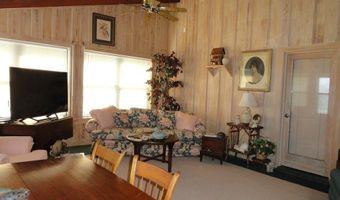 130 Bay Ave, Apalachicola, FL 32320