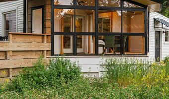 2050 Camelot Rd, Ann Arbor, MI 48104