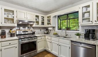 696 Cades Cove Ct, Austell, GA 30106