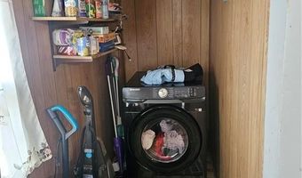 8 Lake Ct, Hopkinton, RI 02804