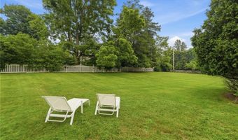 142 Ferry Rd, Bristol, RI 02809