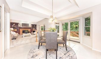 5521 Lohr Lake Dr, Ann Arbor, MI 48108