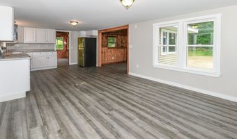 34 Cricket Ln, Sebago, ME 04029