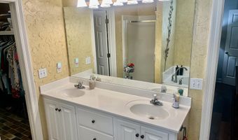 1024 Riverchase North Dr, Brandon, MS 39047
