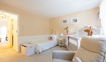 8 Rose Ln 18-10, Danbury, CT 06811