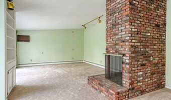93 Vaughn Hill Rd, Bolton, MA 01740