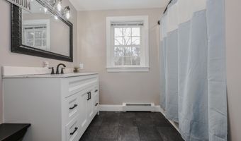 2 Deer Run Cir, Arundel, ME 04046