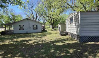32 E Main St, Ash Flat, AR 72513
