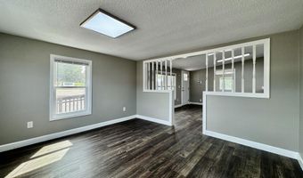 4 Green St, Athens, TN 37303