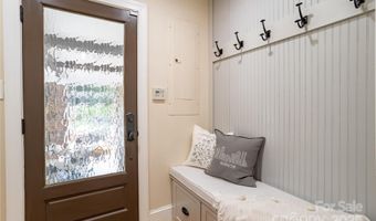 4401 Town And Country Dr, Charlotte, NC 28226