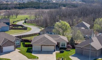 16657 Sandstone Cir, Basehor, KS 66007