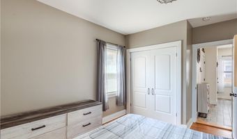 1640 Cranston St, Cranston, RI 02920