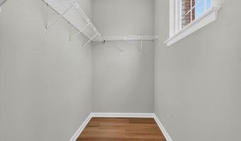 43845 CENTERGATE Dr, Ashburn, VA 20148