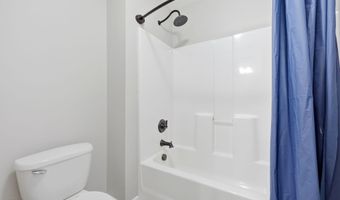 107 Walkabout Dr, Aberdeen, NC 28315