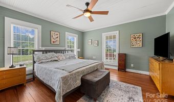 4220 Forest View Rd, Blacksburg, SC 29702