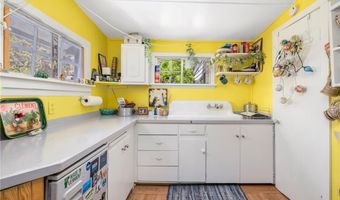 44 Kilburn St, Charlestown, RI 02813