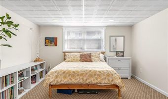 94 Greening Ln, Cranston, RI 02920