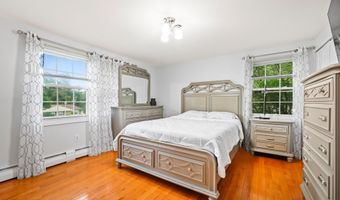 48 Cambridge Dr, Aberdeen, NJ 07747