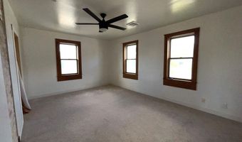 212 N WATER St, Algoma, WI 54201