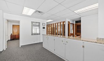 813 E LINCOLNWAY, Cheyenne, WY 82001