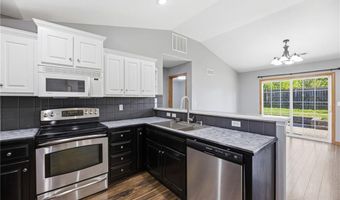 218 Hillside Dr, Baldwin City, KS 66006
