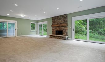 3867 Hawk Crest Rd, Ann Arbor, MI 48103