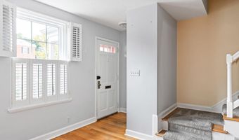 2925 S BUCHANAN St 2925, Arlington, VA 22206